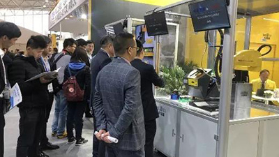 中卓智能攜手智能機(jī)器人發(fā)那科展示自動擰緊工作站